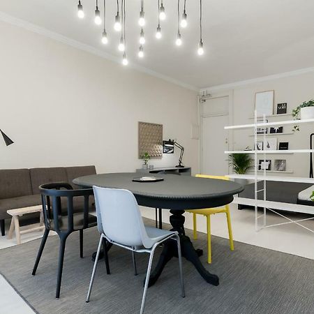 Baixa24 •P1L• Amplo Estudio Na Baixa Com Varanda Porto Luaran gambar