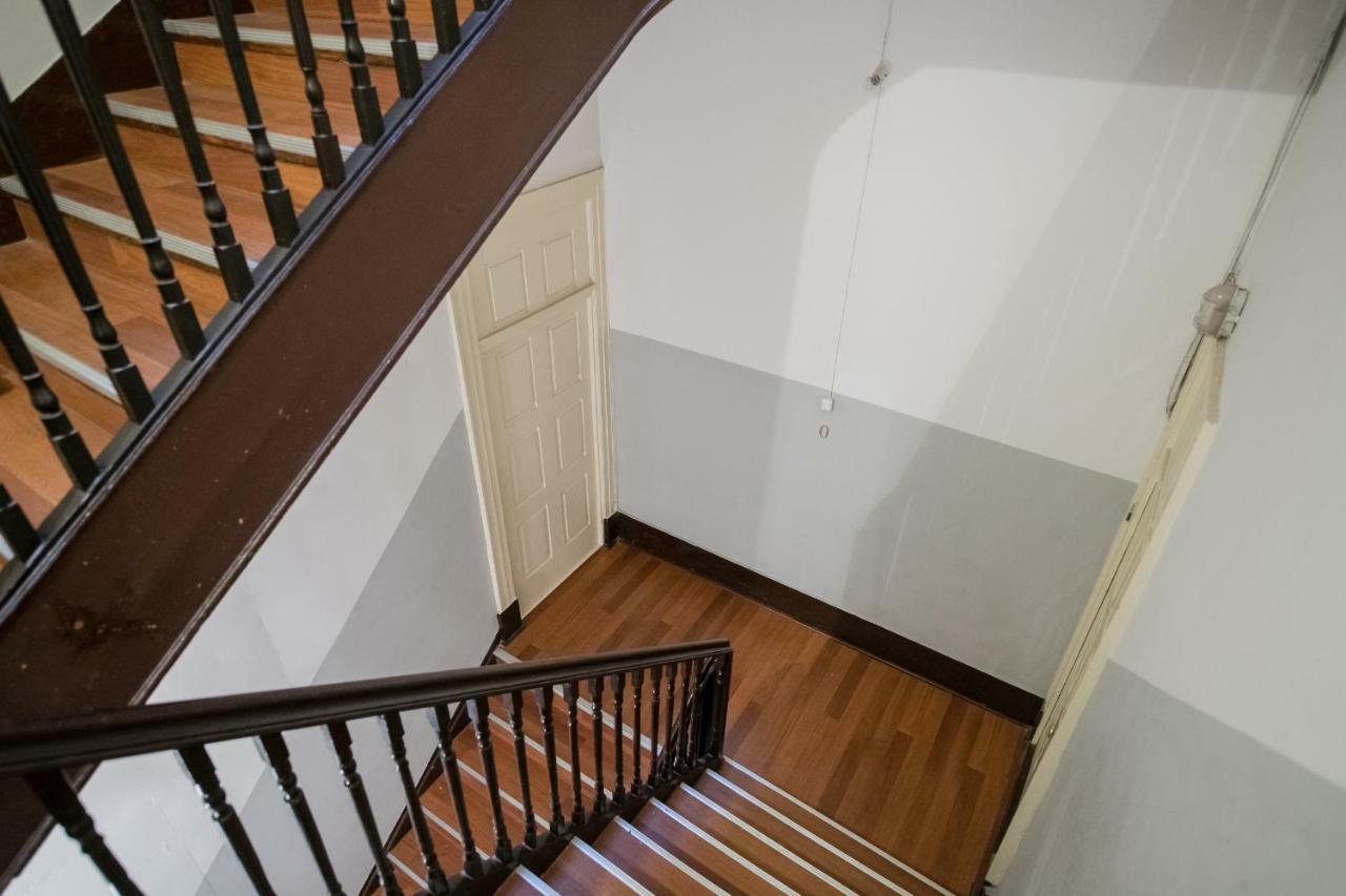 Baixa24 •P1L• Amplo Estudio Na Baixa Com Varanda Porto Luaran gambar