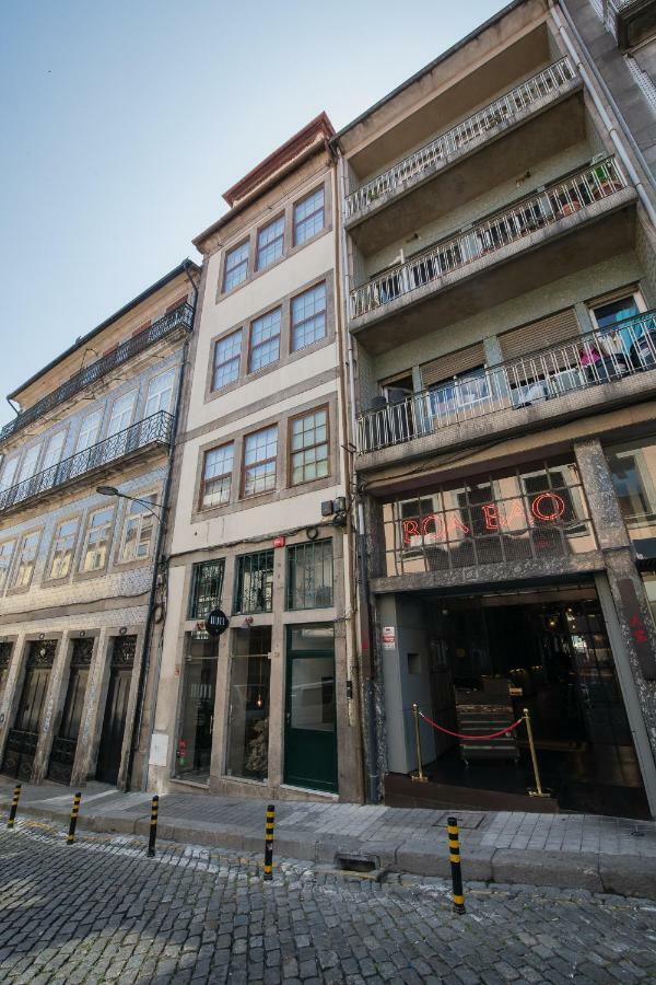 Baixa24 •P1L• Amplo Estudio Na Baixa Com Varanda Porto Luaran gambar